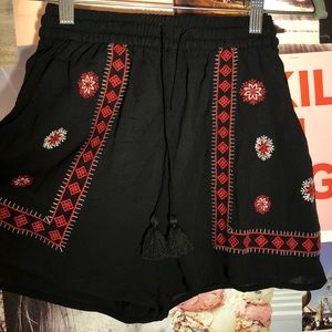 🌹 Navy Cloth Shorts w Embroidered Flowers 🌹